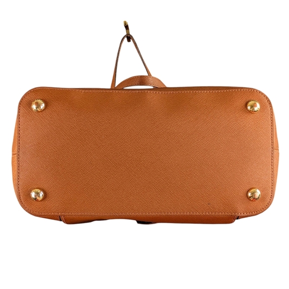 Michael Kors Large Jet Set Tote In Camel Saffiano Leather - Picture 4 of 15